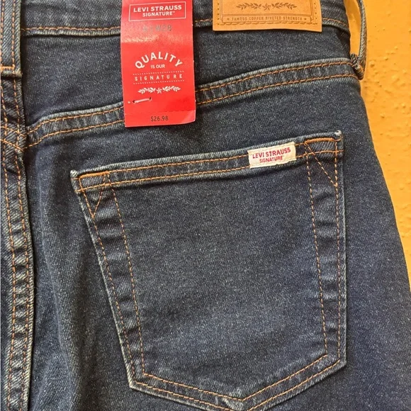 Levi Strauss Signature Vintage High Rise Straight Jeans Dark Wash 6 W28 NEW - Picture 5 of 7
